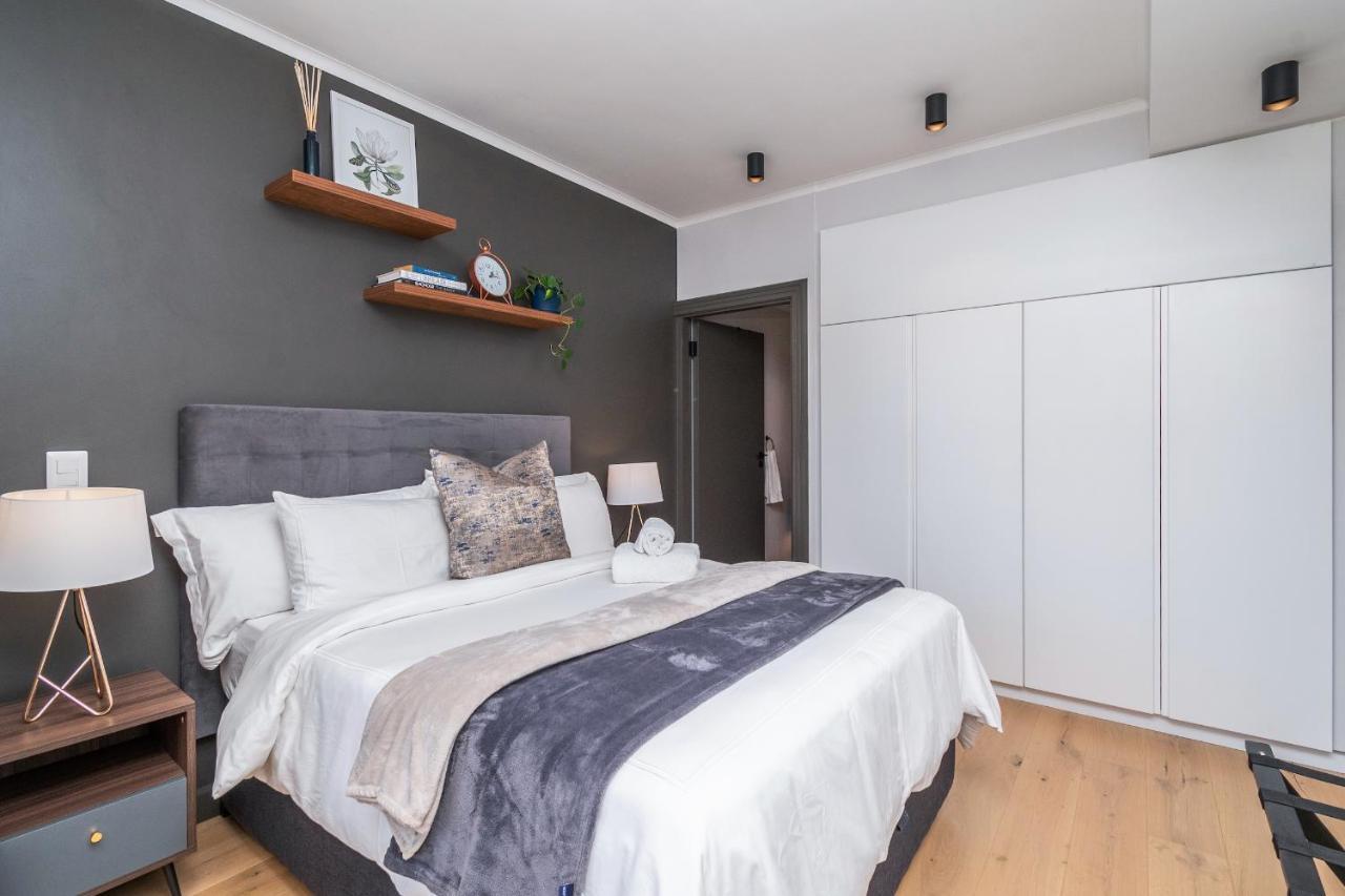 Luxurious Point Getaway Apartment *